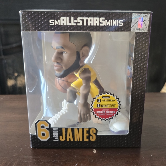 LeBron James Los Angeles Lakers smALL-STARS Minis 6" Vinyl Figurine Purple/Gold - Picture 1 of 5